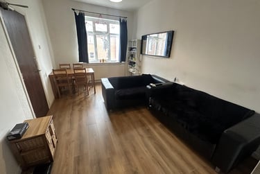 5 bed flat, Dickenson Road, Victoria Park, Manchester, M145HZ - Image 2
